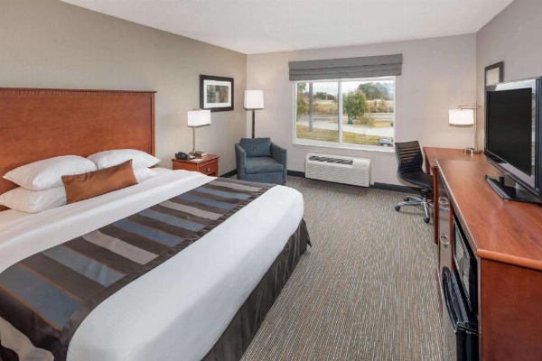 Wingate by Wyndham Shreveport Airport image 24